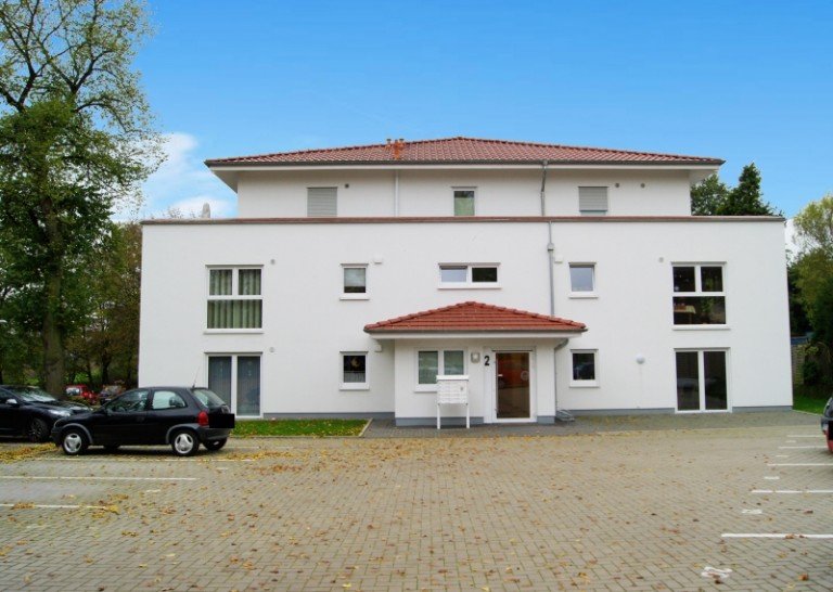 Frontansicht L�hne Erdgeschosswohnung Barrierefreie Erdgeschosswohnung, top Ausstattung, inkl. Einbauk�che und 2 Stellpl�tze