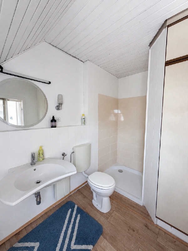 Bad OG Einfamilienhaus B�nde