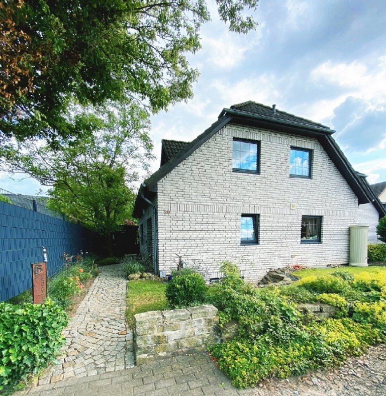 Willkommen L�hne Doppelhaush�lfte Gepflegte Doppelhaush�lfte mit Keller und Garage zum Wohlf�hlen