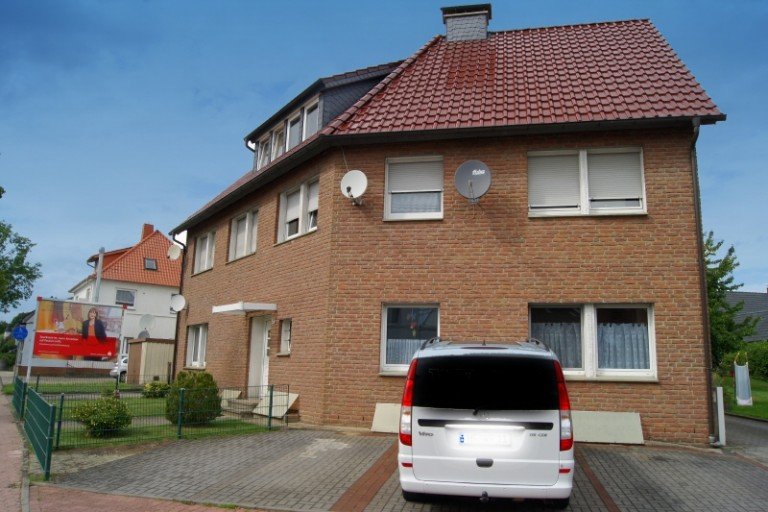 Frontansicht neu L�hne Mehrfamilienhaus Kapitalanleger aufgepasst... MFH in begehrter Wohnlage!