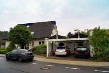 Frontansicht Sie lieben viel Platz? DHH mit Vollkeller, ausgebautem Studio, Doppelcarport