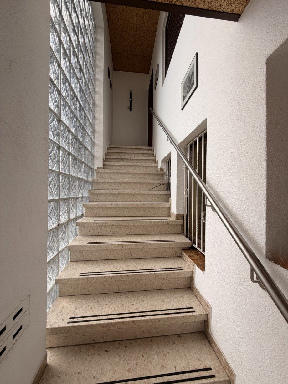 Treppe zur oberen Wohnung Zweifamilienhaus Vlotho