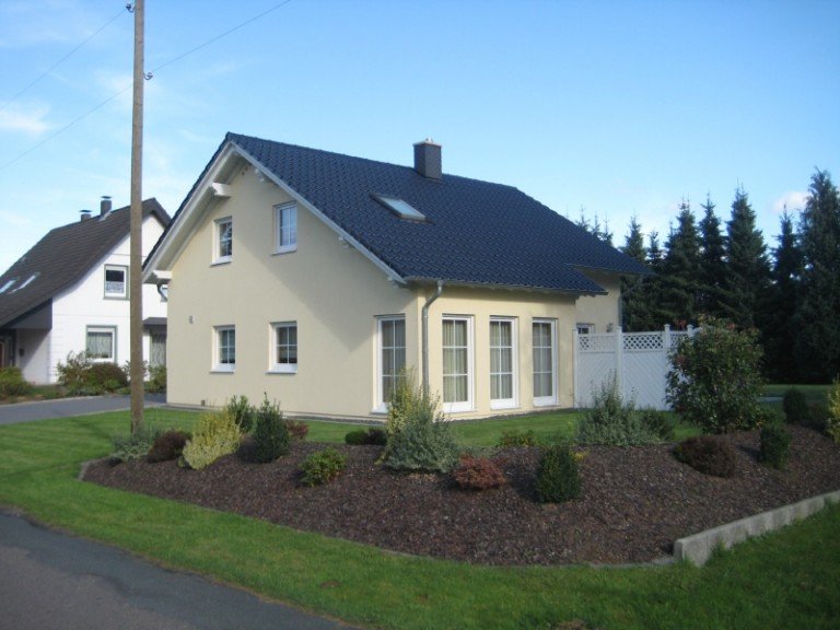 Seitenansicht B�nde Einfamilienhaus IHR NEUES ZUHAUSE? Top Wohnqualit�t f�r hohe Anspr�che........ auch im Keller!