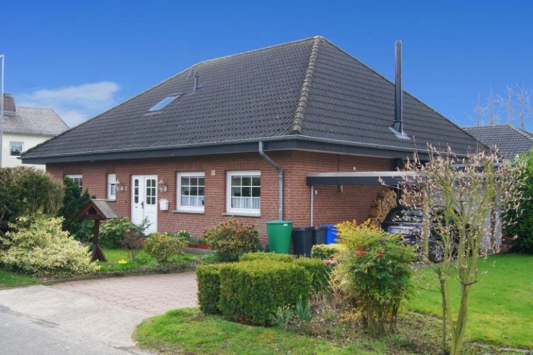 Frontansicht Bad Oeynhausen Bungalow Ihr Familienparadies! Gro�z�gig wohnen in toller Lage