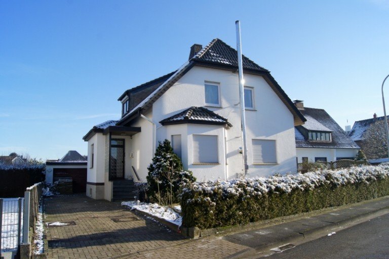 Frontansicht L�hne Einfamilienhaus Modernisiertes EFH in top Lage