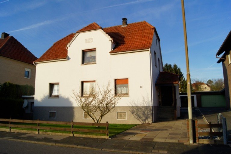 Frontansicht Hiddenhausen Einfamilienhaus Gro�z�gig innen und au�en in begehrter Wohnlage