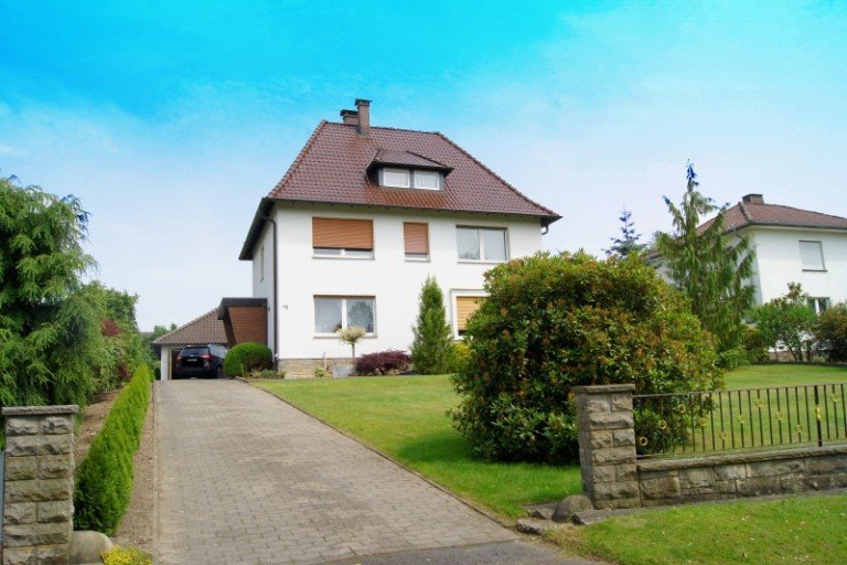 Frontansicht 1 L�hne Einfamilienhaus Sie lieben viel Platz? Stadtvilla mit Charme und sch�nem Anwesen