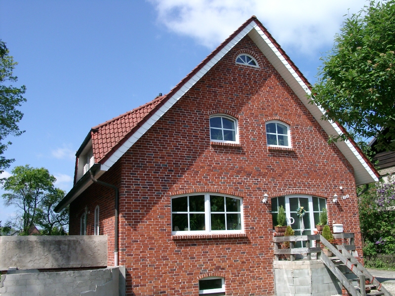 Frontansicht Einfamilienhaus L�hne