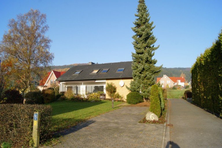 S�dansicht H�llhorst Zweifamilienhaus Mit Blick auf das Wiehengebirge