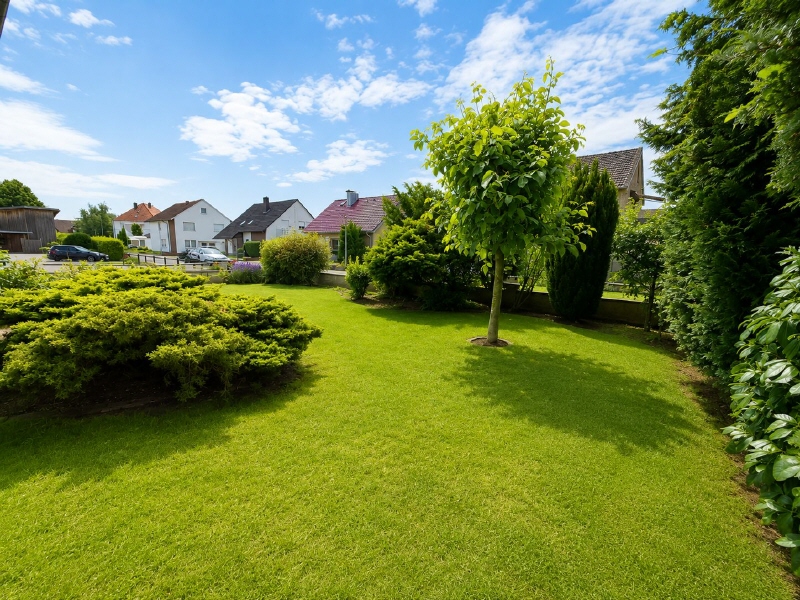 Vorgarten Mehrfamilienhaus L�hne