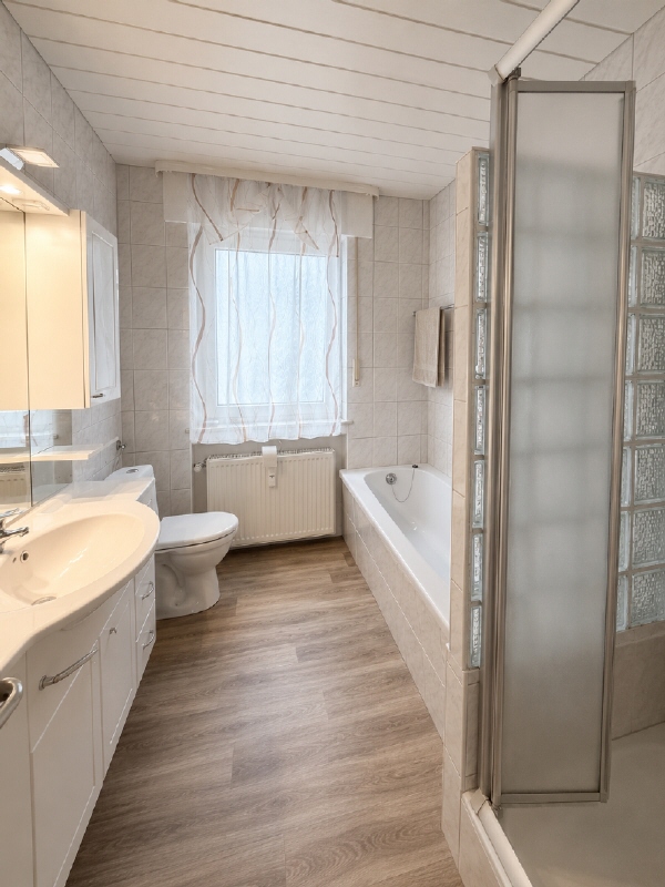 Bad EG Mehrfamilienhaus L�hne