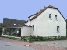 Frontansicht Wohnen und Arbeiten unter einem Dach, EFH mit Ladenlokal!