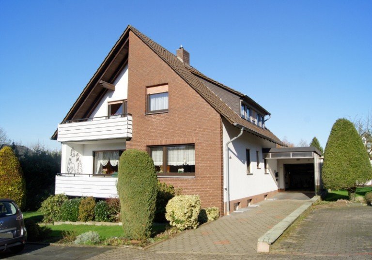 Frontansicht L�hne Zweifamilienhaus EFH/ZFH in wundersch�ner Lage