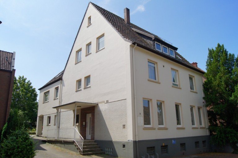 Frontansicht L�hne Mehrfamilienhaus Dreifamilienhaus mit Praxiseinheit im EG... auch hervorragend f�r Kapitalanleger geeignet!