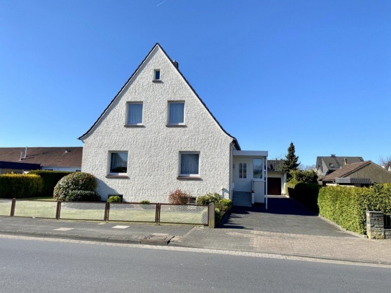 Front L�hne Einfamilienhaus Sehr gepflegtes Einfamilienhaus mit Wintergarten und Doppelgarage