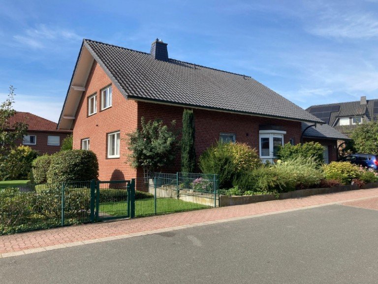 1Front L�hne Einfamilienhaus Gro�z�giges Einfamilienhaus mit Ausbaupotential zum Zweifamilienhaus
