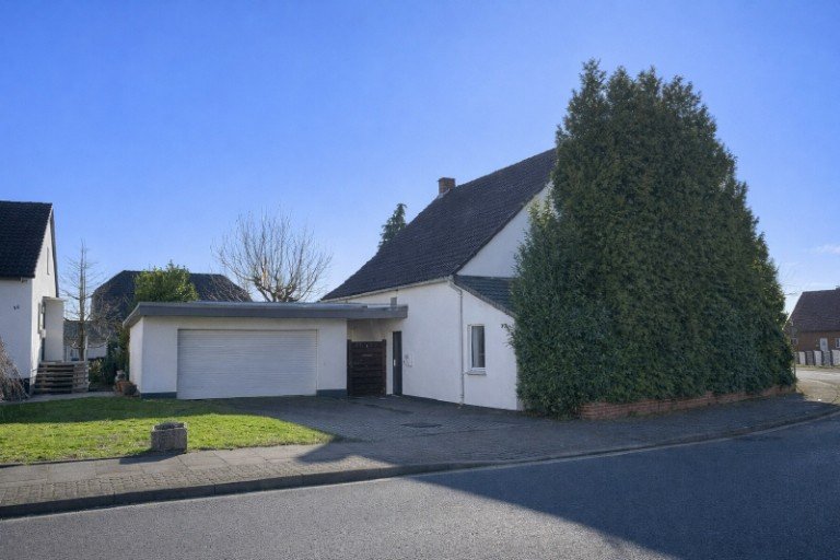 Front Bad Oeynhausen Einfamilienhaus Liebevoll saniertes Einfamilenhaus mit Fachwerkelementen