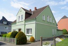 Frontansicht Ideal f�r Handwerker! Renovierungsbed�rftiges EFH in begehrter Lage
